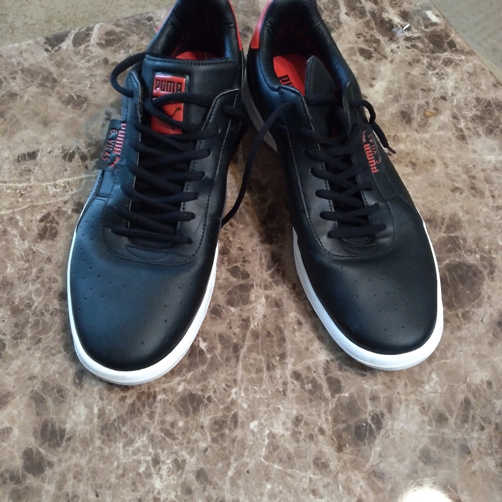 Men's athletic shoes